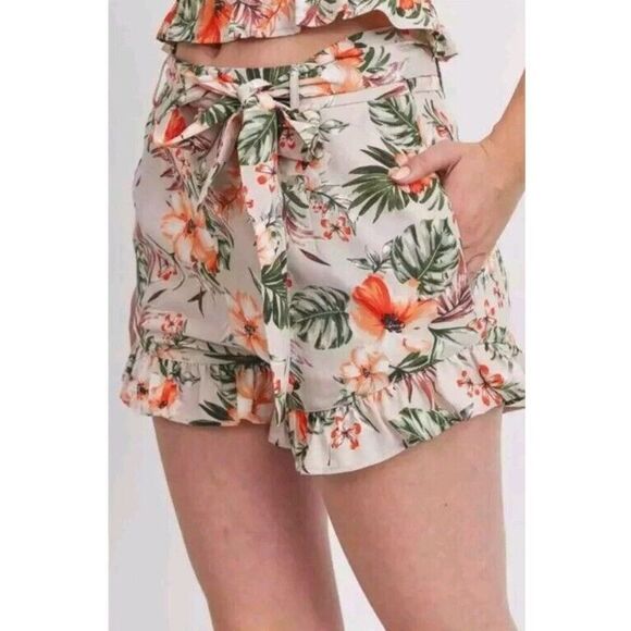 Paper Crane Belted Waist Tiered Floral Shorts‎ Size Small NWT - Picture 1 of 9